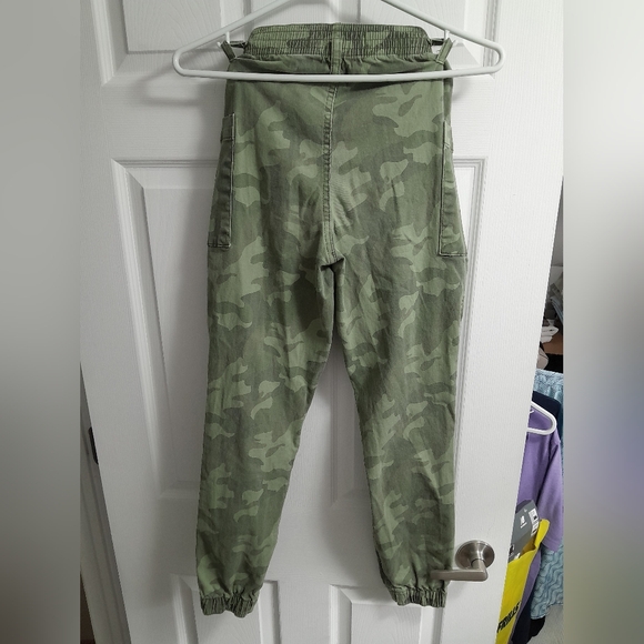 Hollister camo pants - Picture 3 of 6